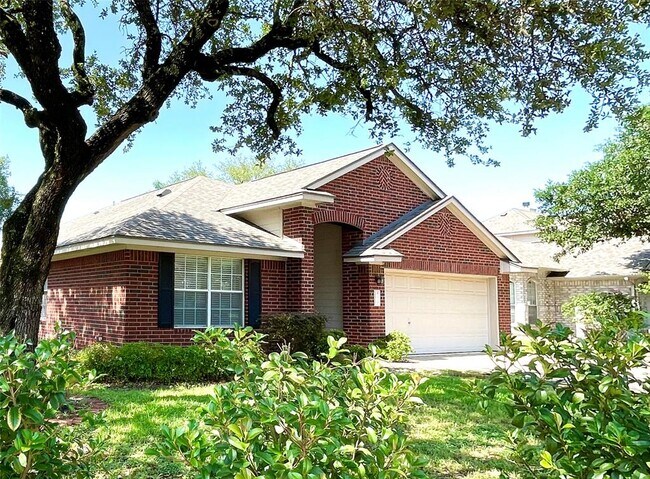 Foto del edificio - 2325 Clover Ridge Dr
