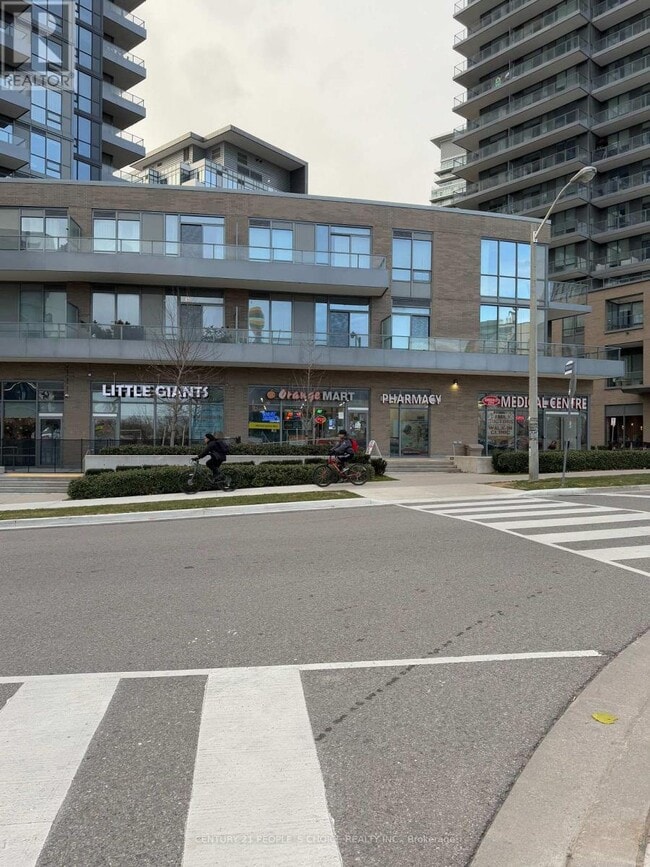 Building Photo - 32 Forest Manor Rd