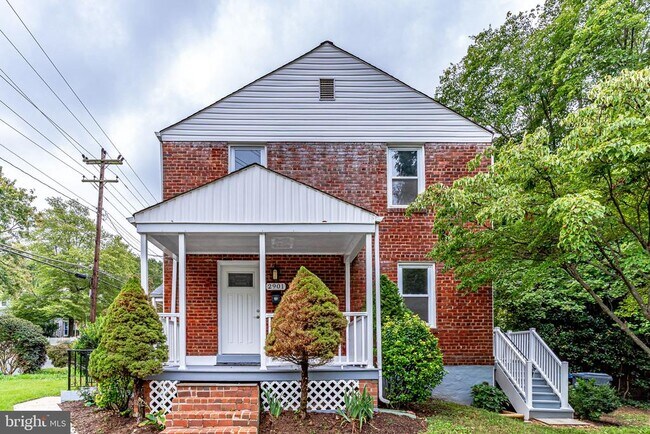 Building Photo - 2901 Farmington Dr