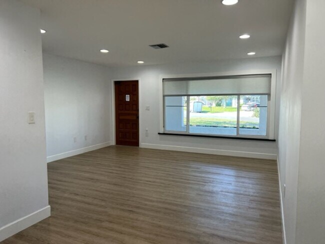 Foto del edificio - Great home on quite street