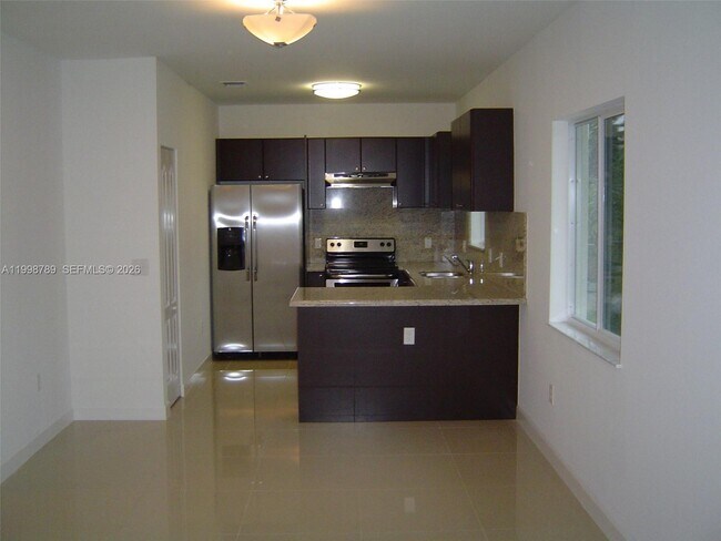 Foto del edificio - 1153 SW 13th St