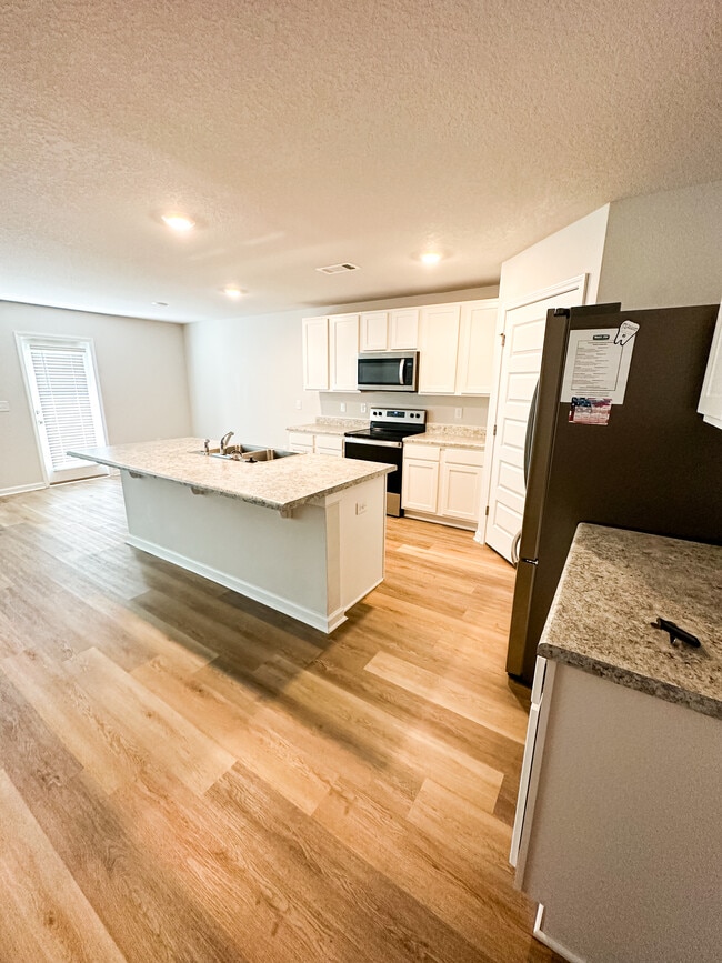 Building Photo - 4326 White Cedar Ct