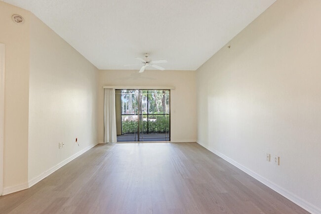 Building Photo - 3020 Alcazar Pl