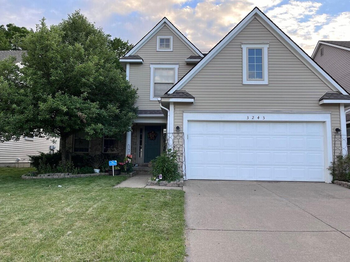 Foto principal - 3243 Dunwoodie Rd