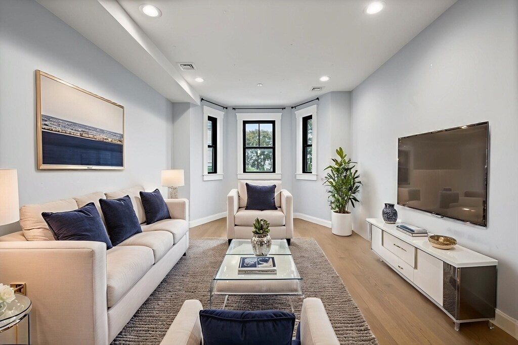 Foto principal - 230 E Eagle St