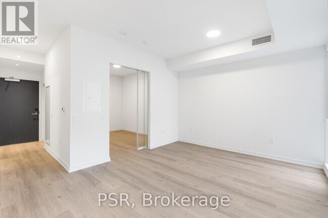 Building Photo - 4365 Bloor St W