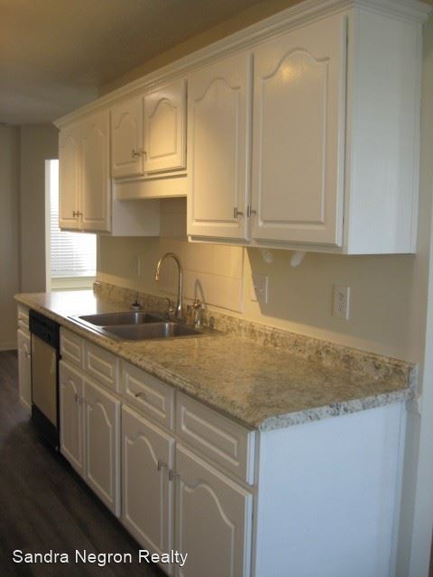 Building Photo - 3 br, 2 bath House - 106 Summerfield Circle