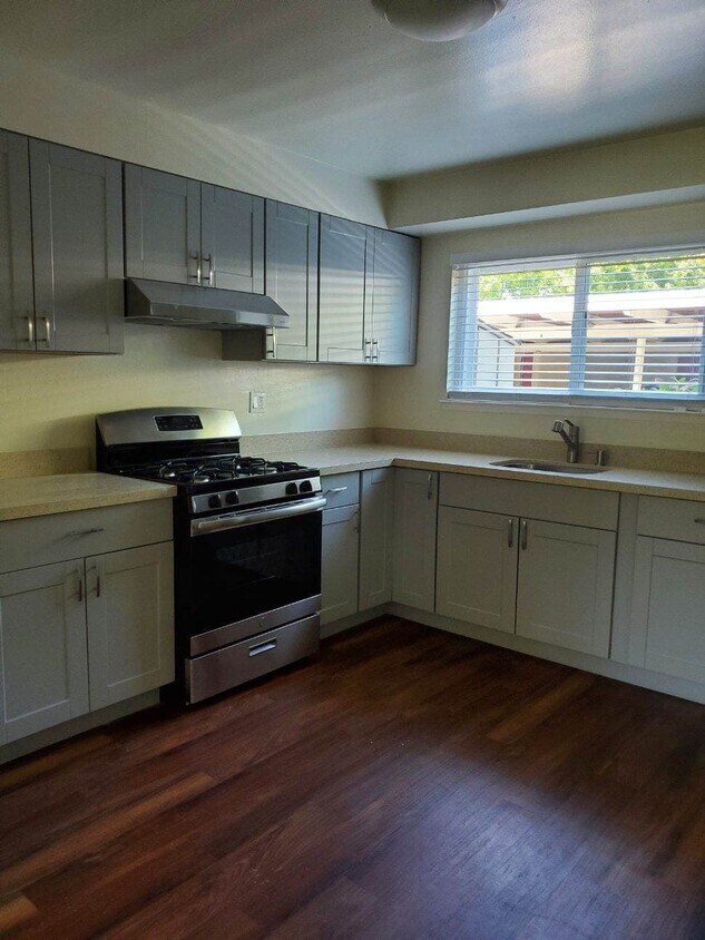 Foto principal - 232 Brookwood Ave