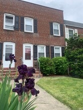 Building Photo - 449 E Garrison St