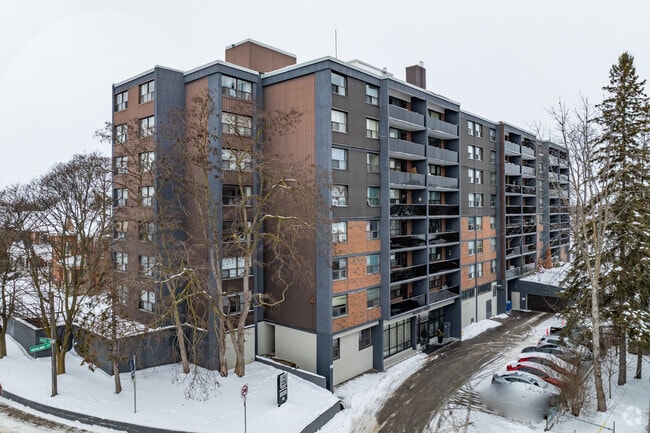 Building Photo - Hillview Towers