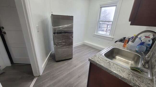 kitchen - 10 Sherman Ave