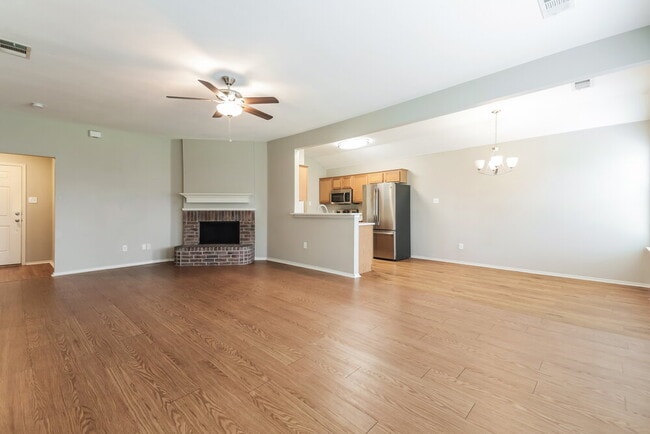 Foto del edificio - 420 Fireside Pl