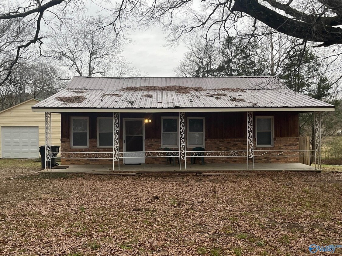 82 Cagle Rd, Hartselle, AL 35640 House for Rent in Hartselle, AL