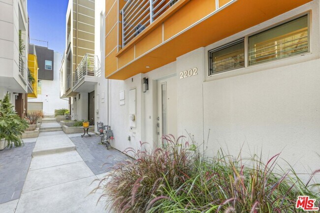 Foto del edificio - 2202 Edendale Ln