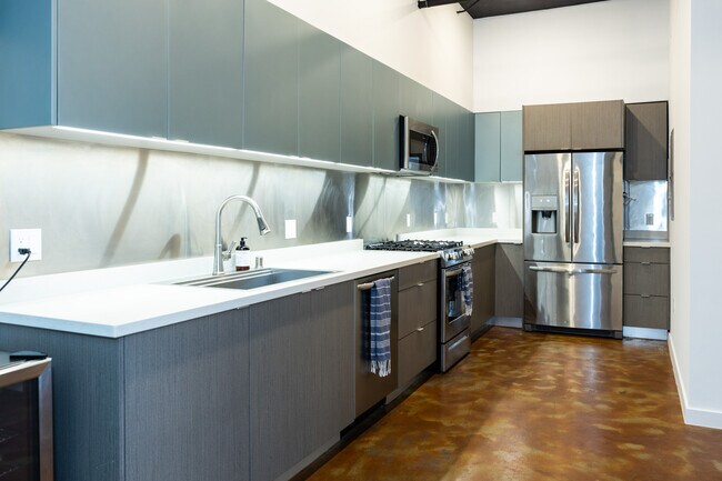Foto del edificio - 654 N Virgil Ave