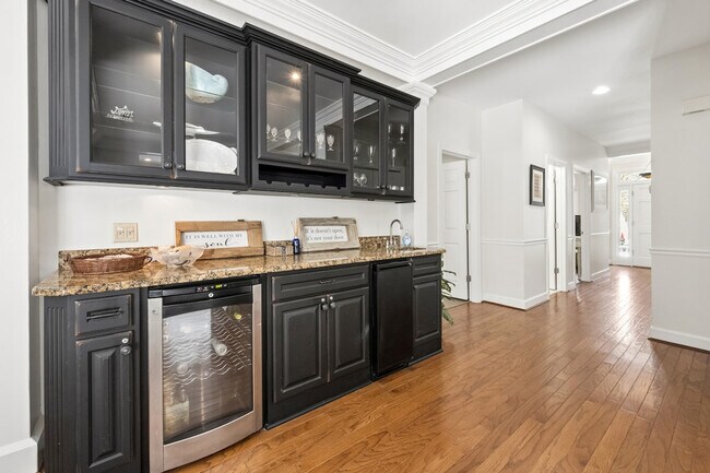 Building Photo - 40 Collins Meadow Dr