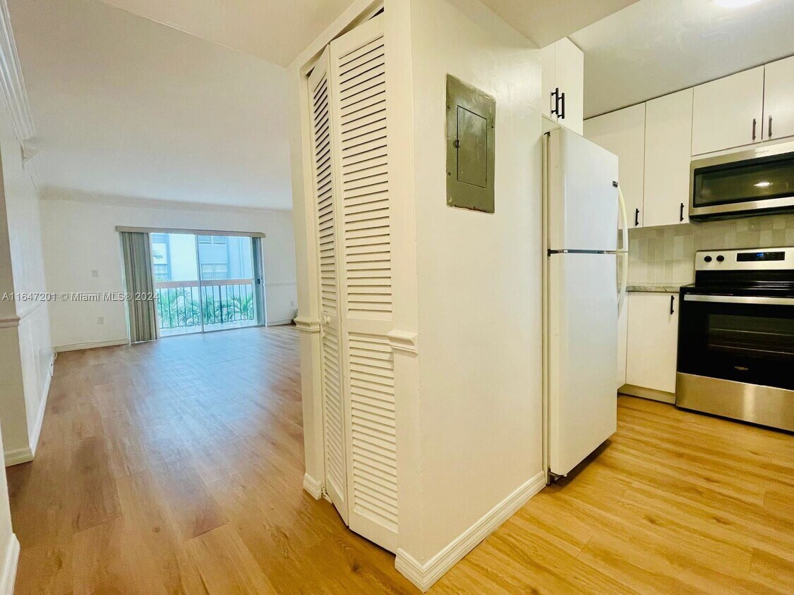 401 NW 72nd Ave Unit 310D, Miami, FL 33126 - Condo for Rent in Miami ...