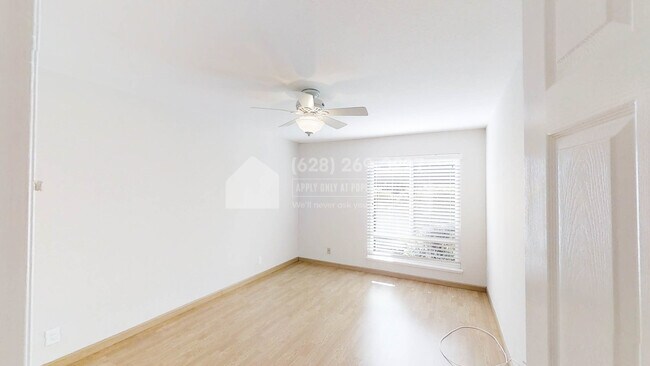 Building Photo - 320 N Civic Dr