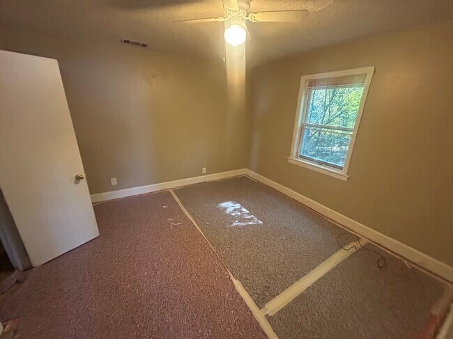 Foto del edificio - 902 Mercedes St