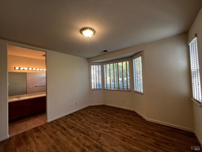 Foto del edificio - 760 Turnberry Terrace