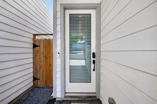 Foto del edificio - 8458 Berry Green Ln