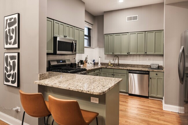 Foto del edificio - 5017 S Drexel Blvd