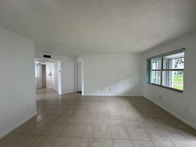 Foto del edificio - 2003 SE 27th Dr