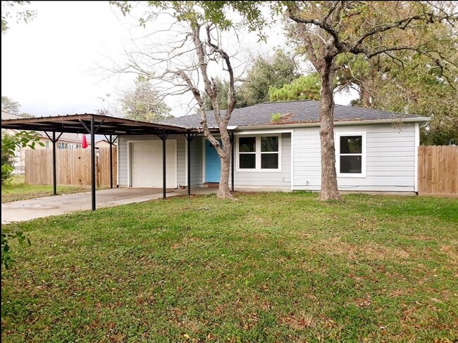 Front - 7324 N Martin Luther King Ave
