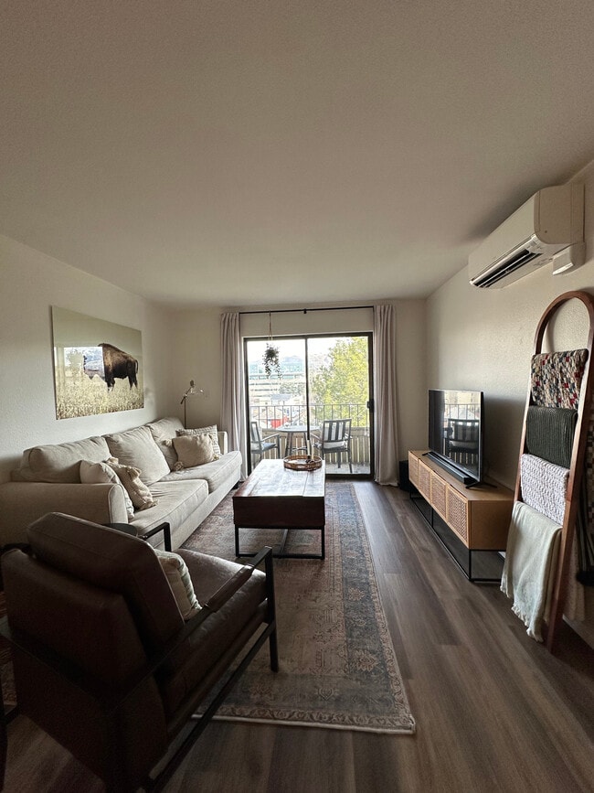 Building Photo - 339 E 600 S