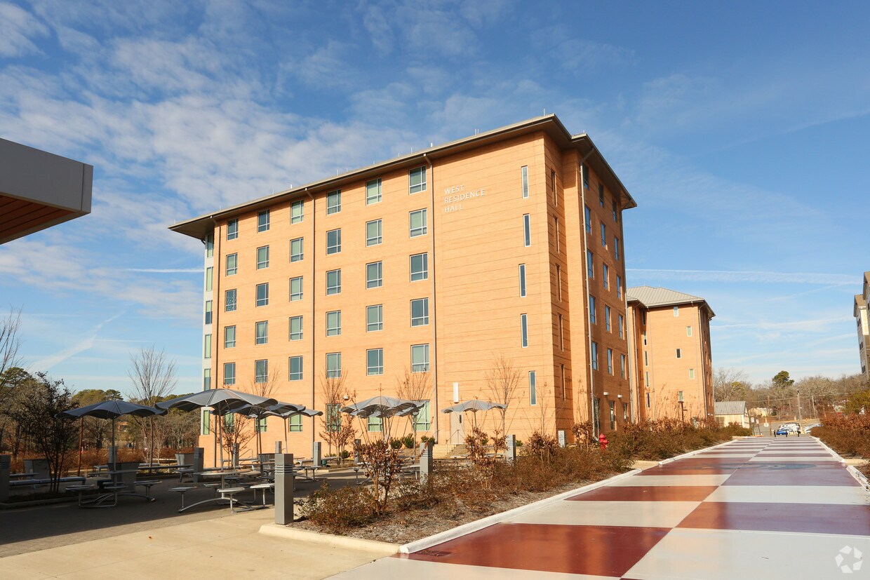 Building Photo - College Park