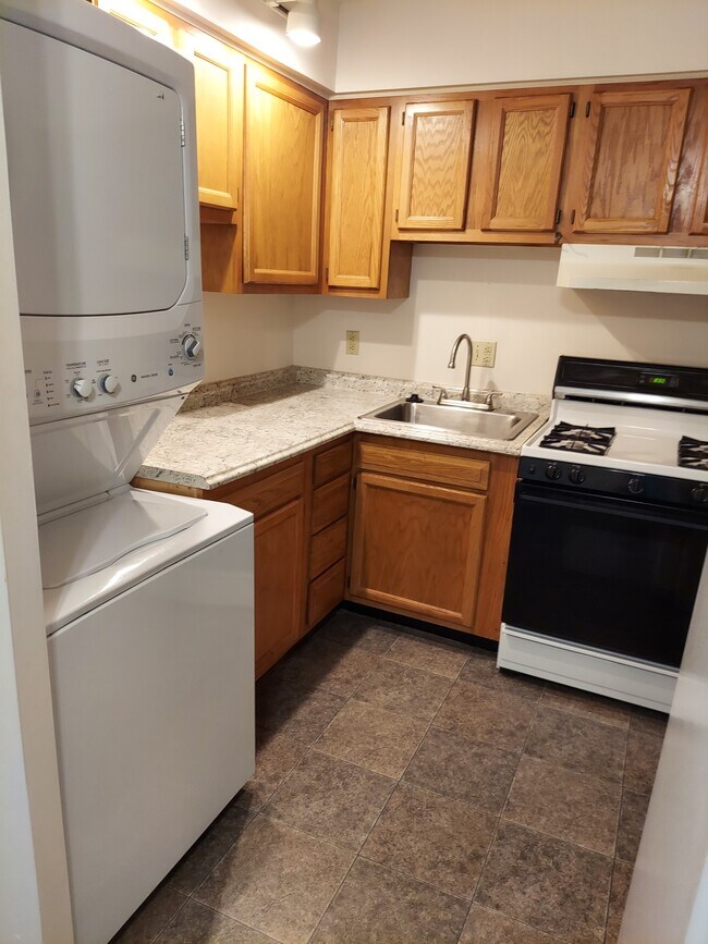 Foto del edificio - 1505 Gerrard Ave