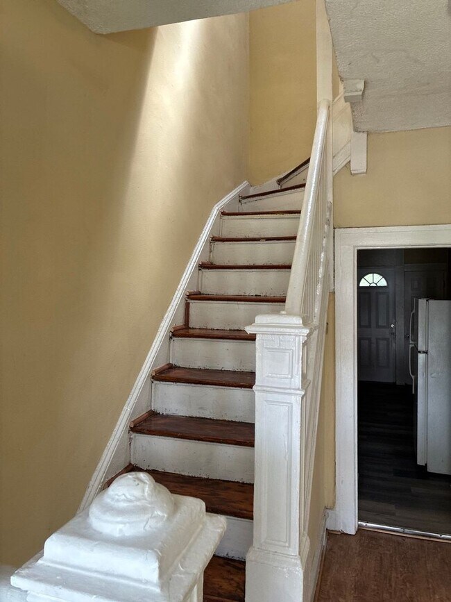 Building Photo - 3BR Baltimore Home with Granite Counters & Finished Basement