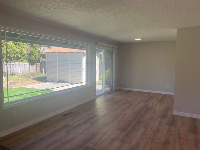 Foto del edificio - Desirable Cascade Park Location with Many ...