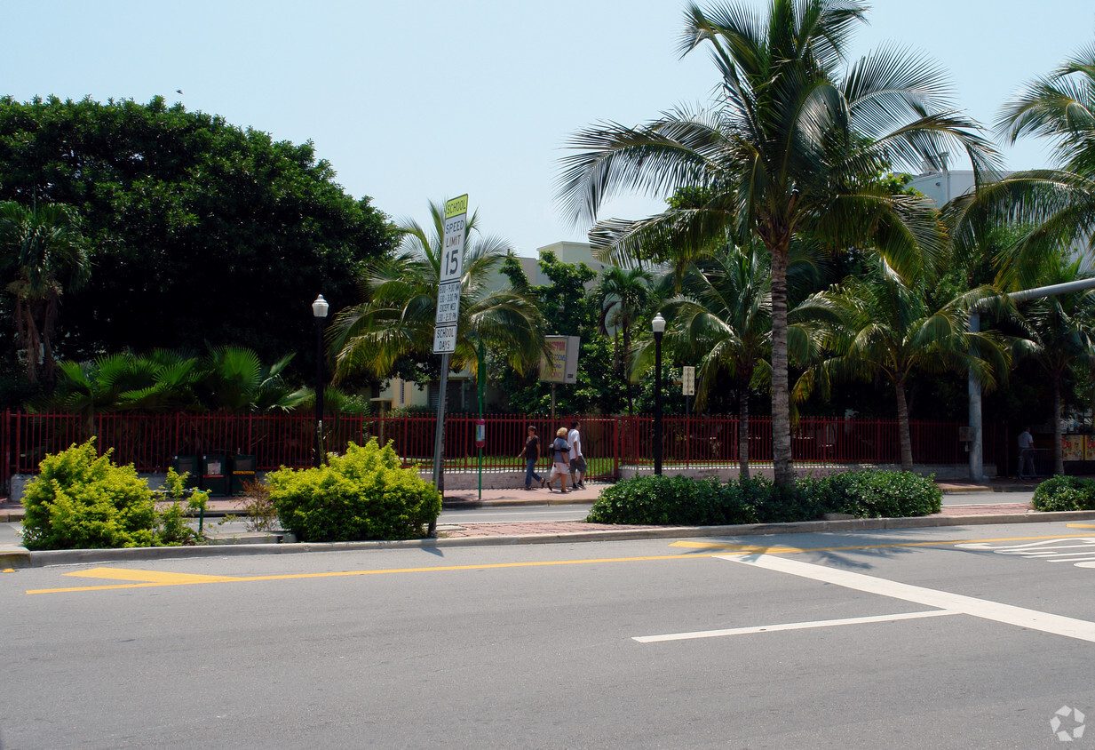 Foto del edificio - Campton Apartments