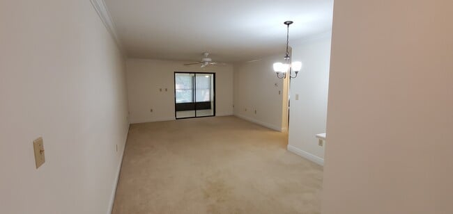 Foto del edificio - 2691 Sabal Springs Cir