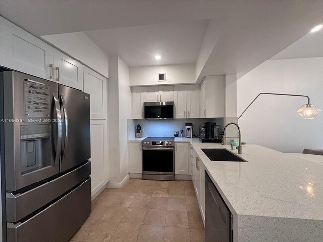 Foto del edificio - 1755 E Hallandale Beach Blvd