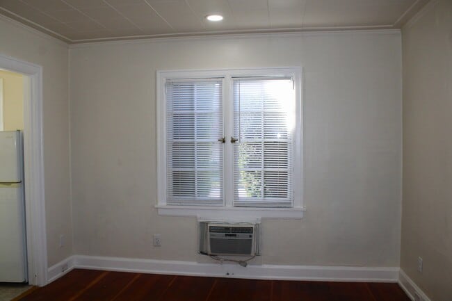 Building Photo - 535 Yakima St