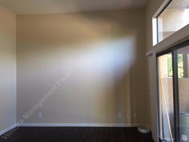 Foto del edificio - 2420 Chandler Ave