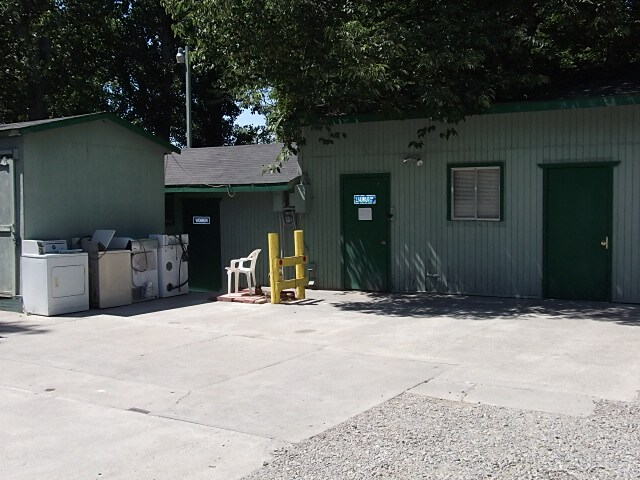Whispering Waters Mobile Home Park Apartments - Anderson, CA
