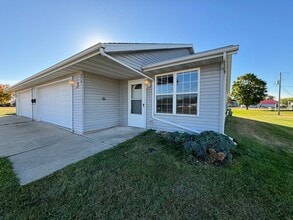Building Photo - 416 Pecor St