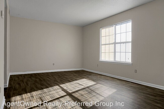 Building Photo - 3 br, 1.5 bath House - 8320 Planters Koll