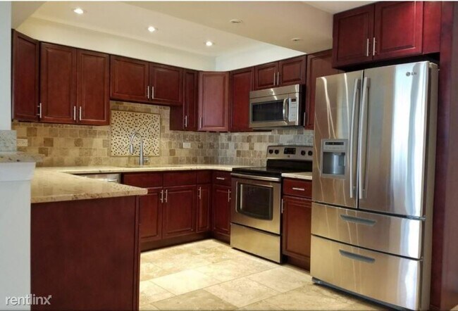 Foto del edificio - 303 Plainfield Rd