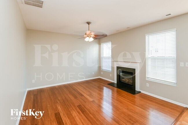 Foto del edificio - 3121 Crisp Wood Ln