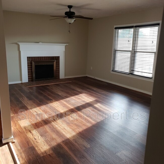 Foto del edificio - 8060 Ellerson Station Dr