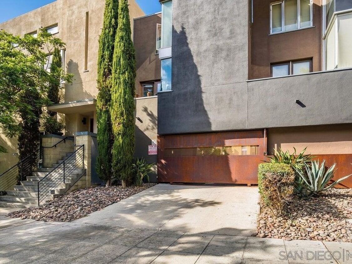 Primary Photo - 1601 Kettner Blvd