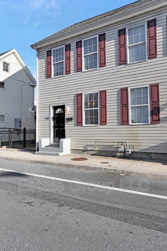 Building Photo - 134 East Ave