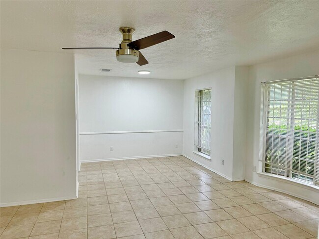 Foto del edificio - 7015 Pyron Way