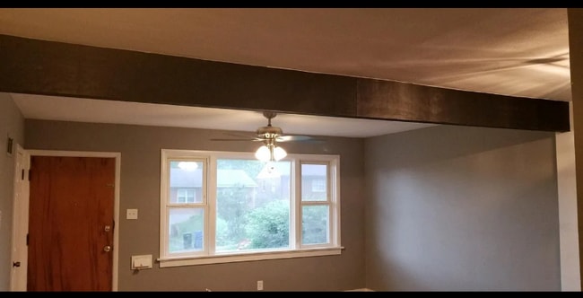 Foto del edificio - 7011 Roberts Ct