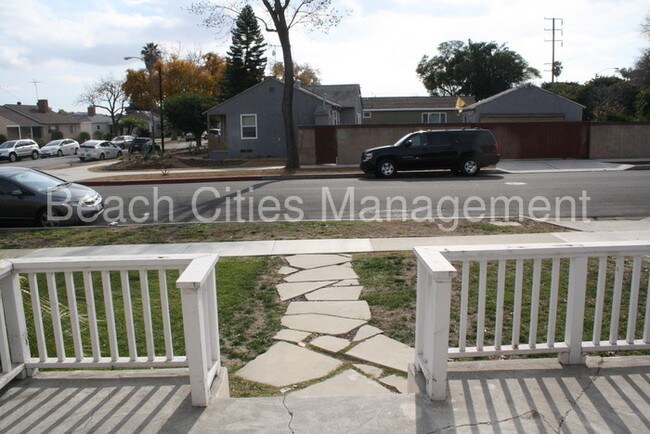 Building Photo - 4455 Goldfield Ave