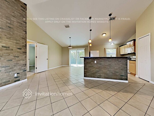Building Photo - 835 Reynolds Rd